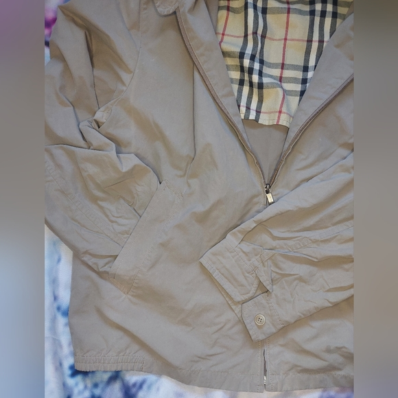 Burberry Zip Up Light Jacket - Picture 5 of 10